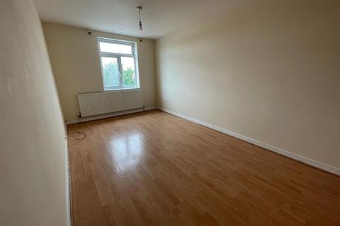 8 bedroom house share to rent, Staines Road, Hounslow TW4