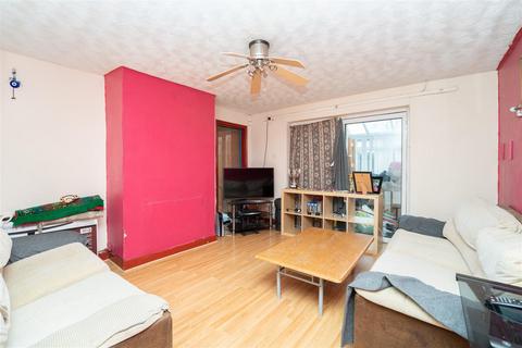 141 Brabazon Road, Hounslow, TW5 9LN