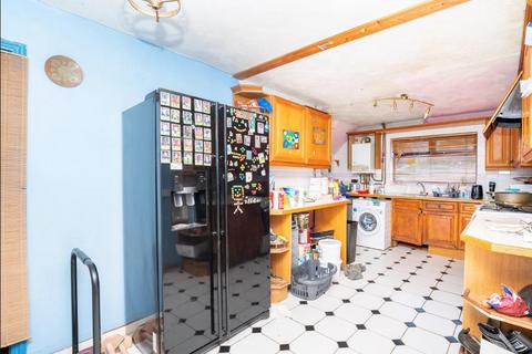 141 Brabazon Road, Hounslow, TW5 9LN