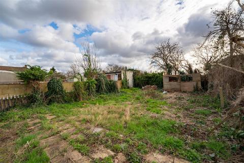 141 Brabazon Road, Hounslow, TW5 9LN