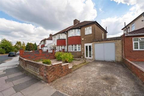 16 Harvey Road, Hounslow, TW4 5LU