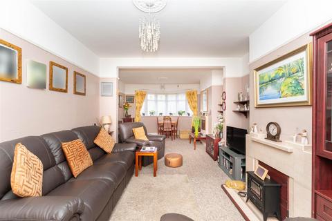16 Harvey Road, Hounslow, TW4 5LU