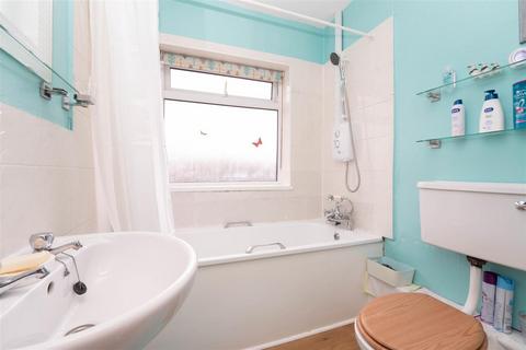 16 Harvey Road, Hounslow, TW4 5LU