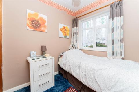 16 Harvey Road, Hounslow, TW4 5LU