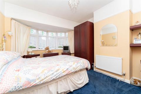 16 Harvey Road, Hounslow, TW4 5LU