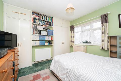 16 Harvey Road, Hounslow, TW4 5LU