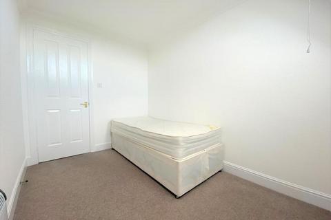 2 bedroom apartment to rent, Thorney Mill Road, West Drayton UB7