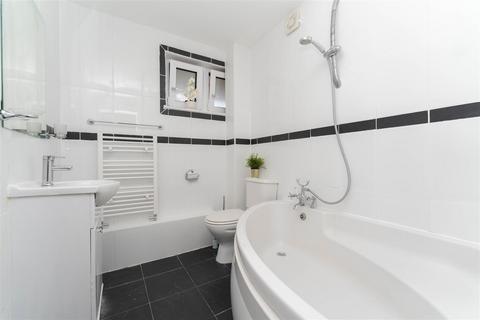 3, Rectory Court Rectory Road, Hounslow, TW4 7QF