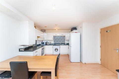 2 bedroom apartment for sale, 99 Varcoe Gardens, Hayes UB3