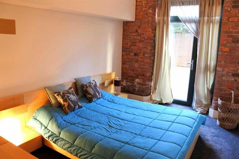 2 bedroom apartment to rent - Cambridge Street, Manchester, M1