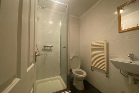 House share to rent, Earls Court Road, London SW5