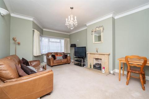 2 bedroom apartment for sale, Great West Road, Hounslow TW5