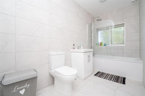 6 Glade Lane, Southall, UB2 4PL