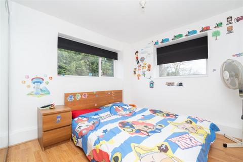 6 Glade Lane, Southall, UB2 4PL