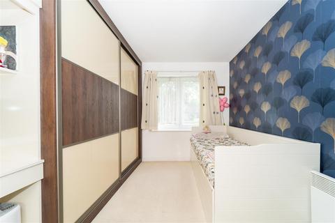 3 Blackburn Way, Hounslow, TW4 5AH