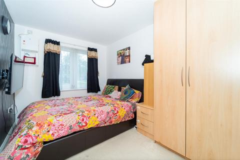 3 Blackburn Way, Hounslow, TW4 5AH