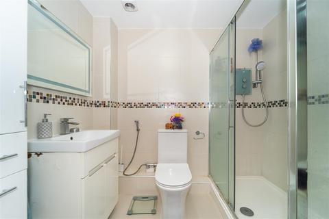 3 Blackburn Way, Hounslow, TW4 5AH