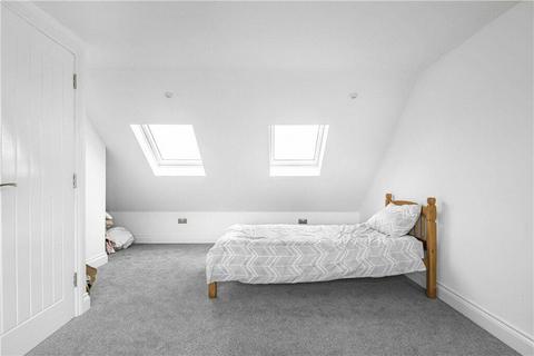 4 Durham Avenue, Hounslow, TW5 0HG