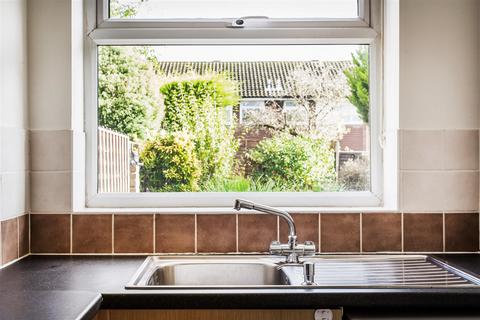 62 Home Park, Oxted, RH8 0JX