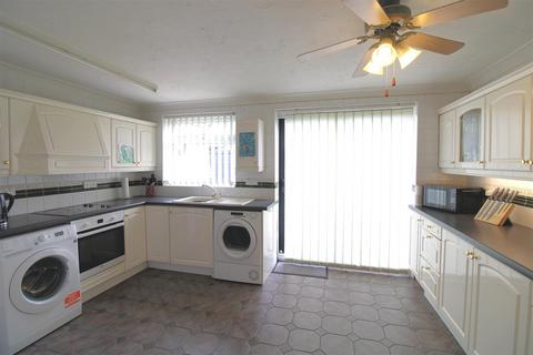 4 bedroom end of terrace house for sale, Clifford Burman Close, King's Lynn