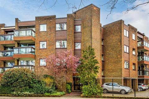 2 bedroom flat for sale, Oakleigh Court, Oxted