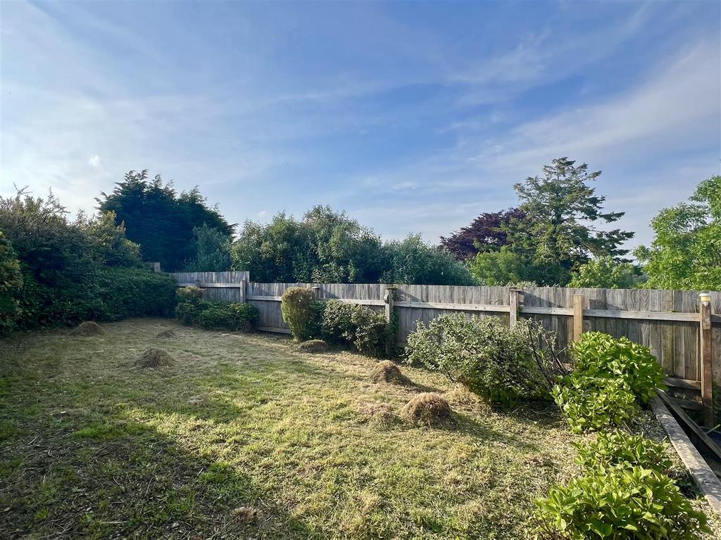 Kent Avenue, Carlyon Bay, St. Austell 2 bed detached bungalow for sale