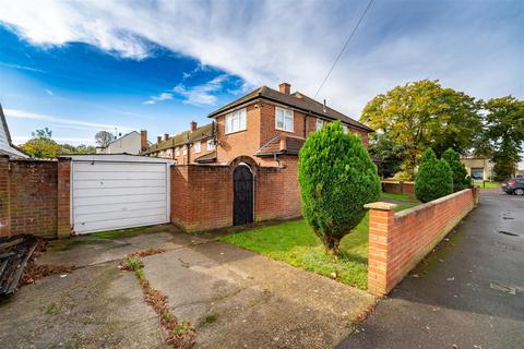 225 Trelawney Avenue, Slough, SL3 8RF