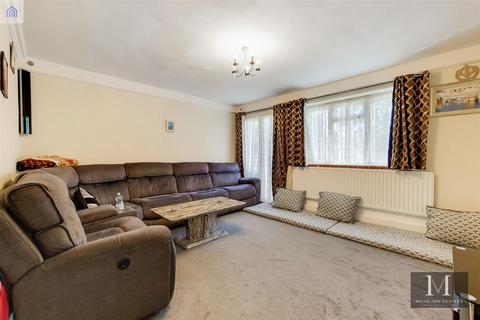 2 bedroom flat for sale, Kingsnympton Park, Kingston Upon Thames KT2