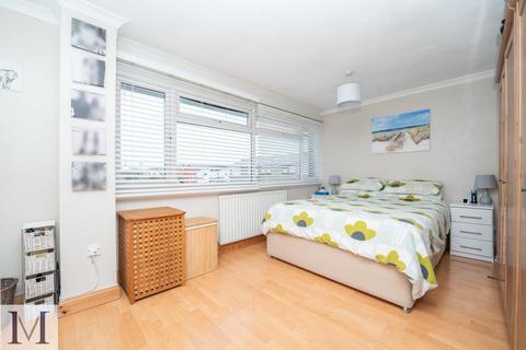 71 Dutton Way, Iver, SL0 9NZ