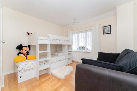 14 Ely Road, Hounslow, TW4 6HW