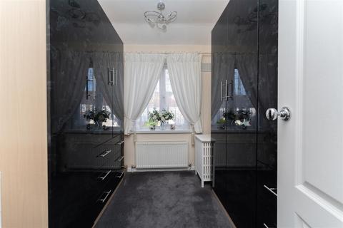 14 Ely Road, Hounslow, TW4 6HW