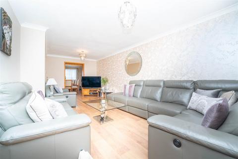 80 Balmoral Drive, Hayes, UB4 0BY