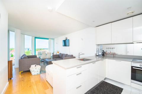 3 bedroom apartment for sale, High Point Village, Station Approach, Hayes UB3