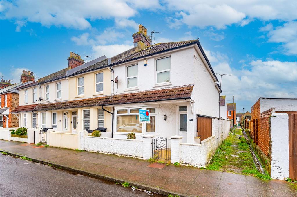 Latimer Road, Eastbourne 2 bed end of terrace house for sale £279,950