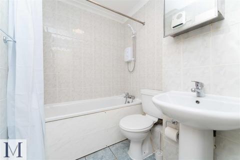 9 Acorn Grove, Hayes, UB3 5JH