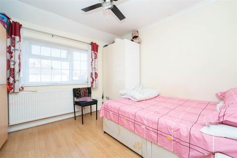 3 bedroom semi-detached house for sale, York Avenue, Slough SL1