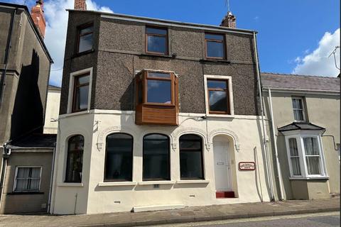 3 bedroom terraced house for sale, Hamilton Terrace, Main Street, Pembroke