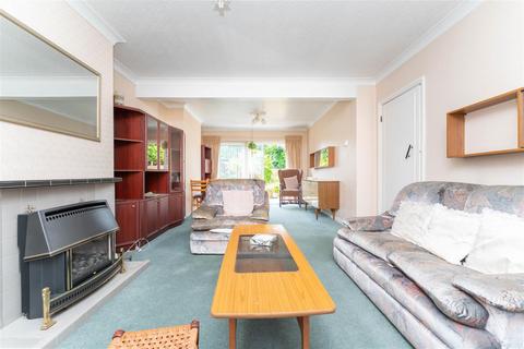 30 Camden Avenue, Hayes, UB4 0PW