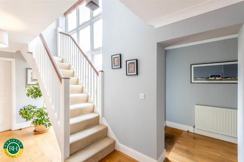 8 Barnburgh Hall Gardens, Barnburgh, Doncaster, DN5 7DS