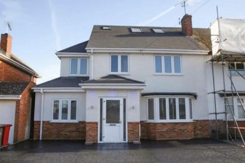 3 Castleview Road, Slough, SL3 7NH