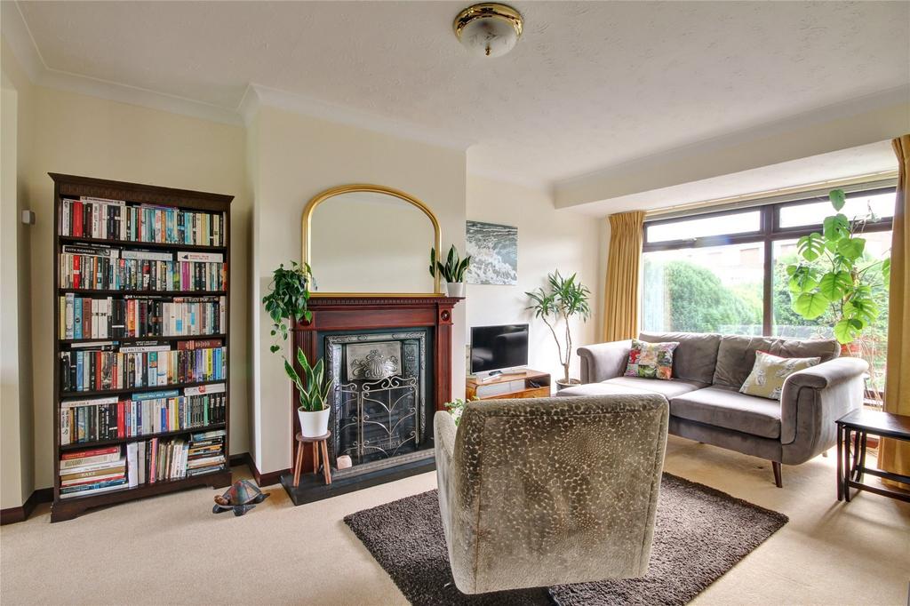 Moor Crescent, Gilesgate, Durham, DH1 3 bed semidetached house for