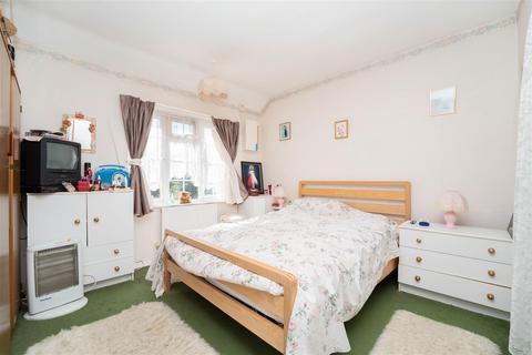 32 Ely Road, Hounslow, TW4 6HW