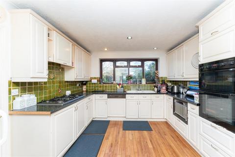 4 Honeysuckle Close, Iver, SL0 0LZ