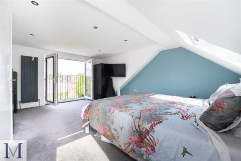 41 Talbot Avenue, Slough, SL3 8DE