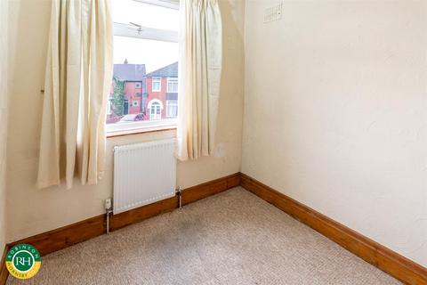 2 Grove Vale, Wheatley Hills, Doncaster, DN2 5TA