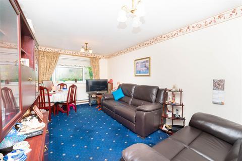 35 Midsummer Avenue, Hounslow, TW4 5AY