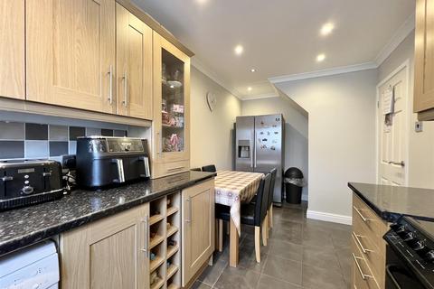 3 Broadfields, Hagley, Stourbridge, DY9 0PQ