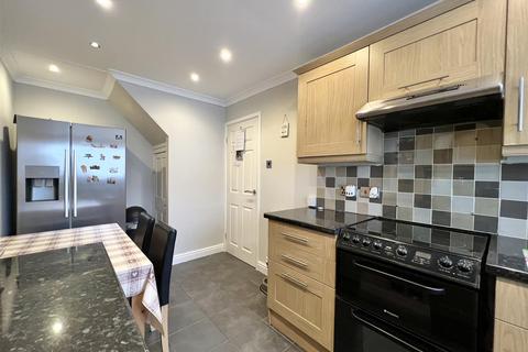 3 Broadfields, Hagley, Stourbridge, DY9 0PQ