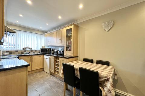 3 Broadfields, Hagley, Stourbridge, DY9 0PQ