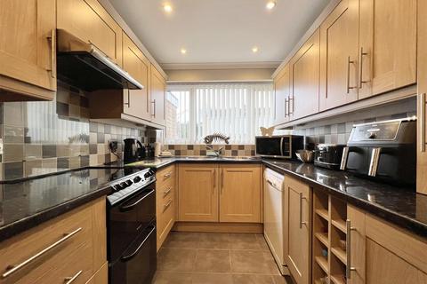 3 Broadfields, Hagley, Stourbridge, DY9 0PQ